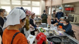 昨年の講座の様子「カンタンだし巻き玉子」